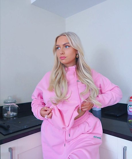 Beth Riva pretty actress gallery