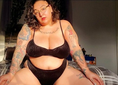 chloevenomfree model nudes img