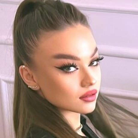 renatabianca1 hot star images