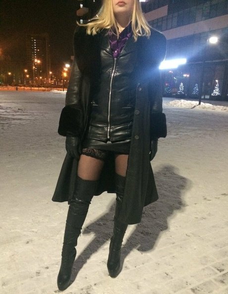 julisunrise official naked model gallery