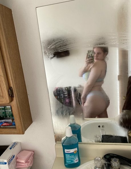 nikoletlarie model hd image