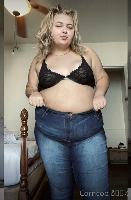 plussizebrattt2 nude model image