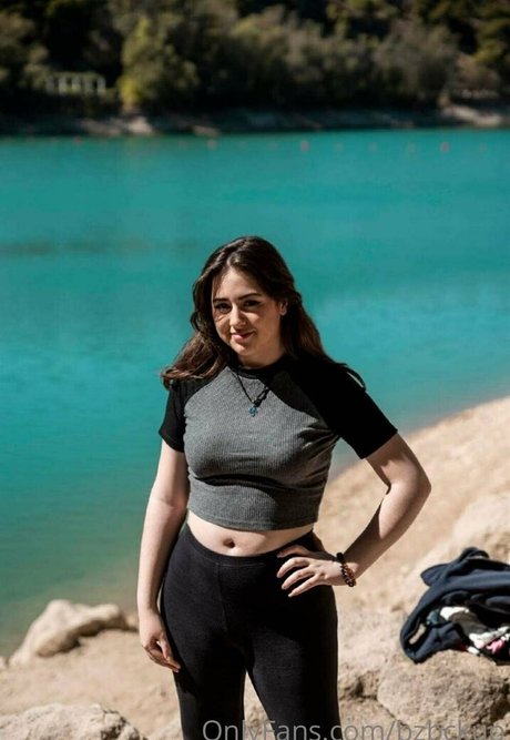 bzbckup art actress image