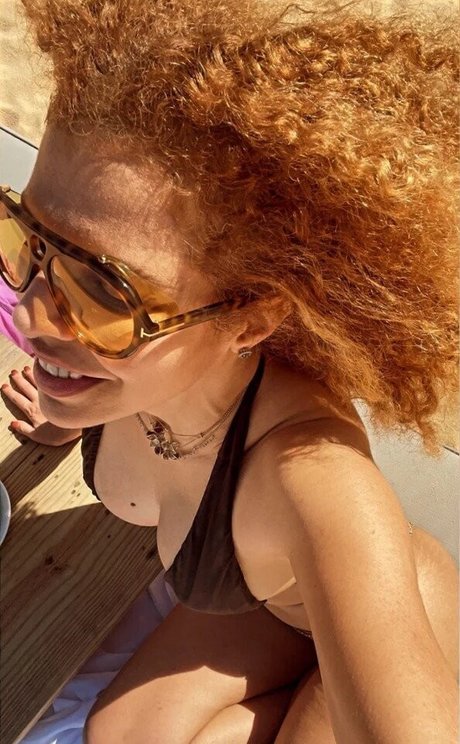 Vanessa Da Mata free model photo