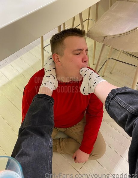 YoungGoddess model nude img