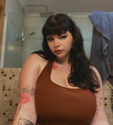 old mom onlyfans pretty image