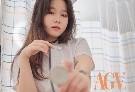 sira gravia model beautiful photos