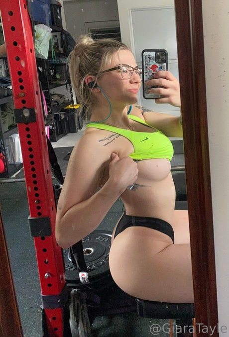 giaratayle top model photos