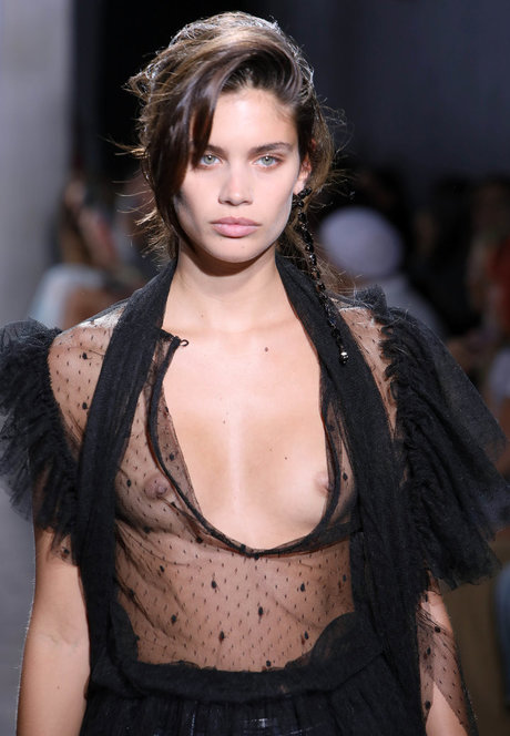 Sara Sampaio pornographic actress picture
