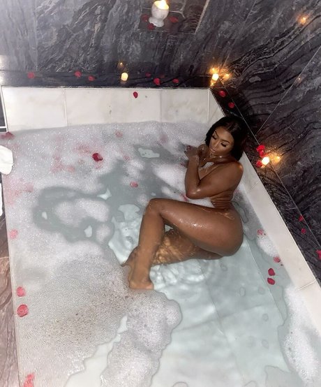 NonnieBaby model porn archive