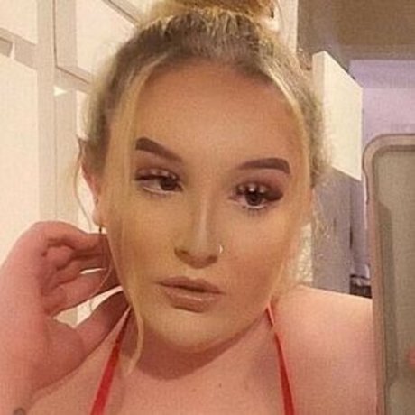 Emily Gillick adult model pictures