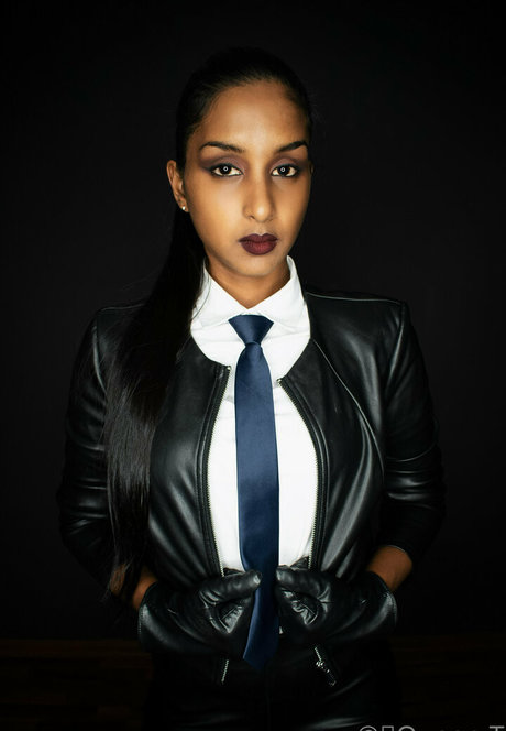 thequeentrish best star image