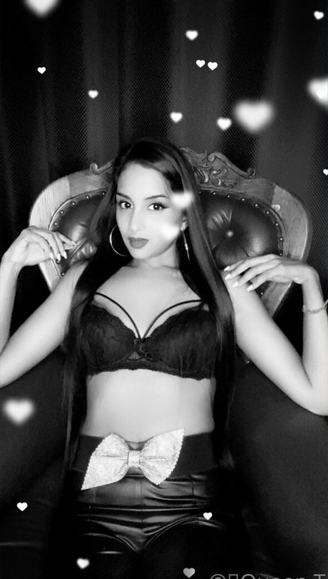 thequeentrish xxx model galleries