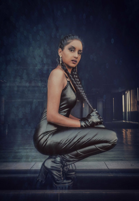 thequeentrish top star images