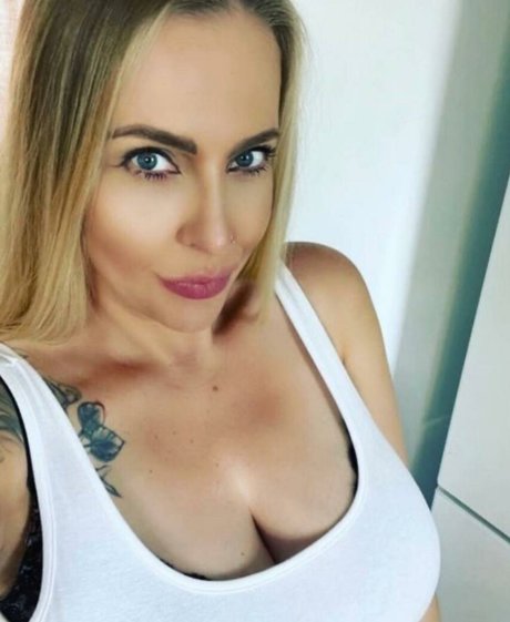 Lucy Tease pornographic star pics