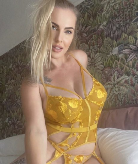 Lucy Tease beautiful model archive