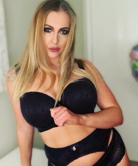 Lucy Tease best actress photo