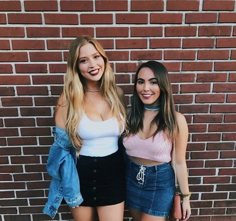 Amanda R model perfect image