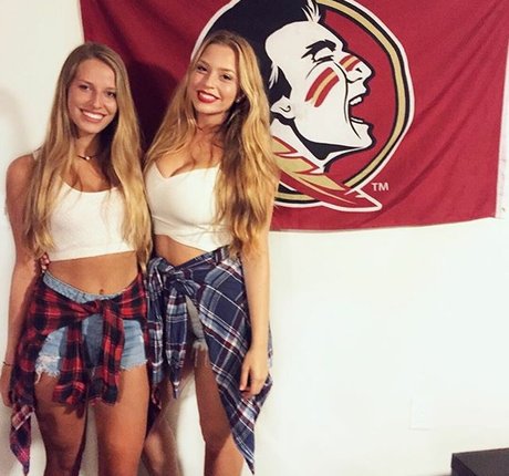 Amanda R naked model photos