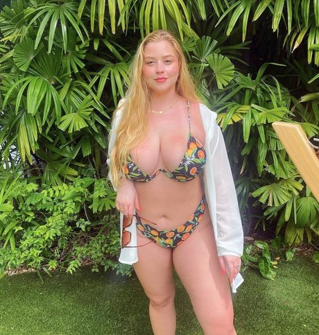 Amanda R pornstar pretty picture