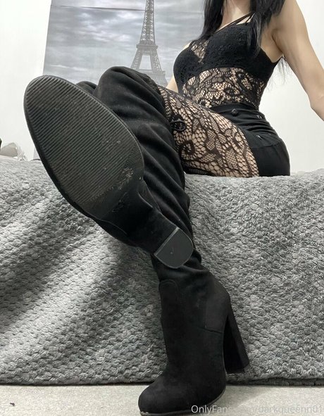 darkqueenn01 model naked picture