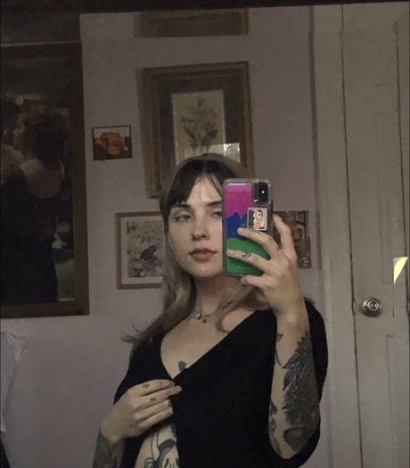 Silkpantiez model nude galleries