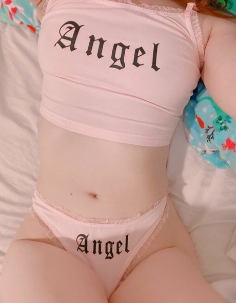 EllieeDoll nudes actress pic