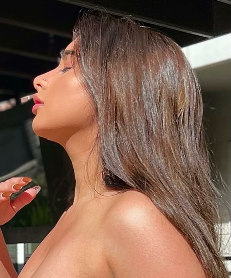 therealmeghnaa star nude img