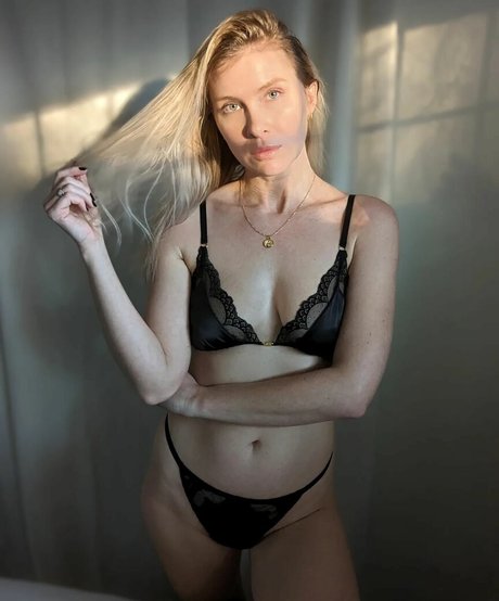 Mallory Moore xxx actress picture