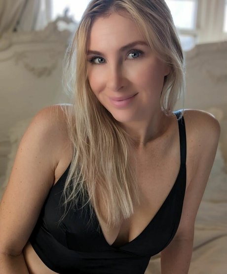 Mallory Moore model best images