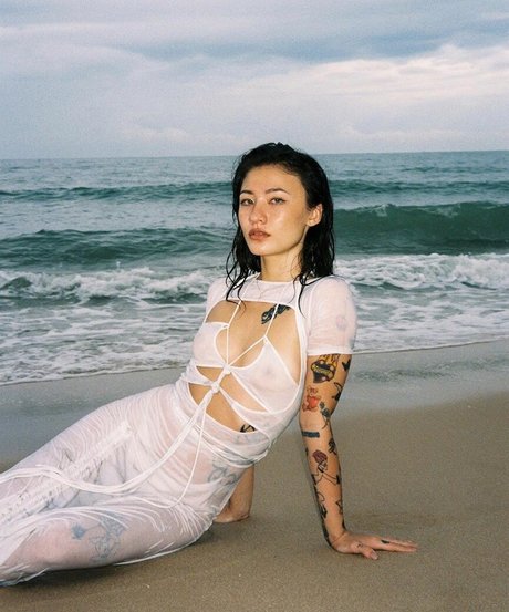 naomiroestel star nudes photos