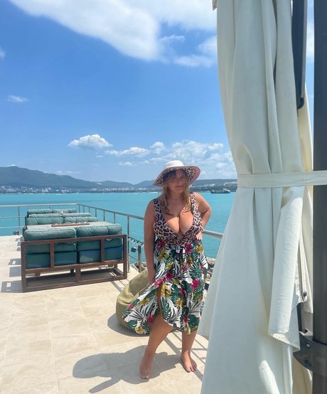 Darya Savran art star gallery