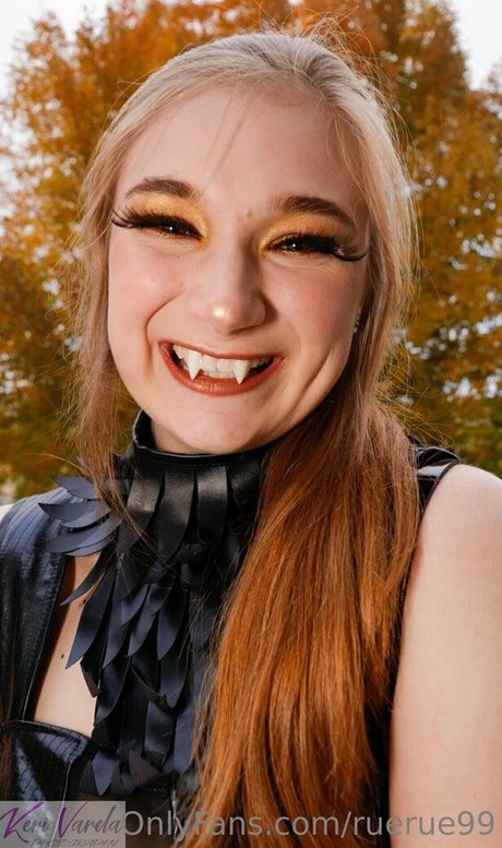 ruerue99 naked star photo