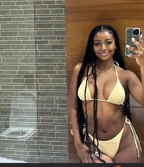 Justine Skye erotic star gallery