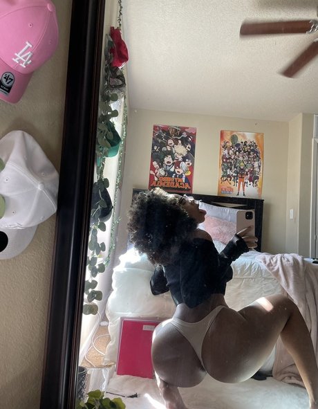 liamirandalinzy sex model image