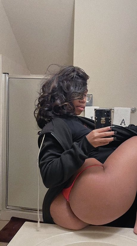 trans milf onlyfans hot sexy picture