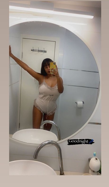 JustNati model perfect img