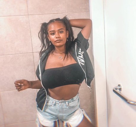 JustNati sexy star photo