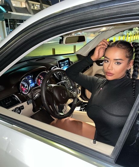 JustNati model art archive