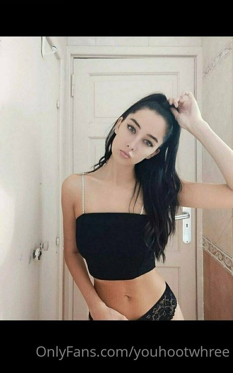 youhootwhree model adult img