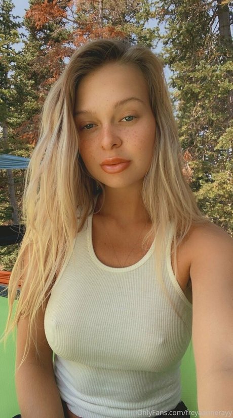 freyaannerayy model nice photo