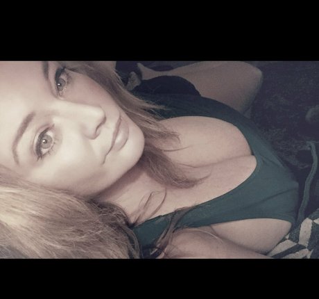 dutchcurvesinheels pornstar nudes images