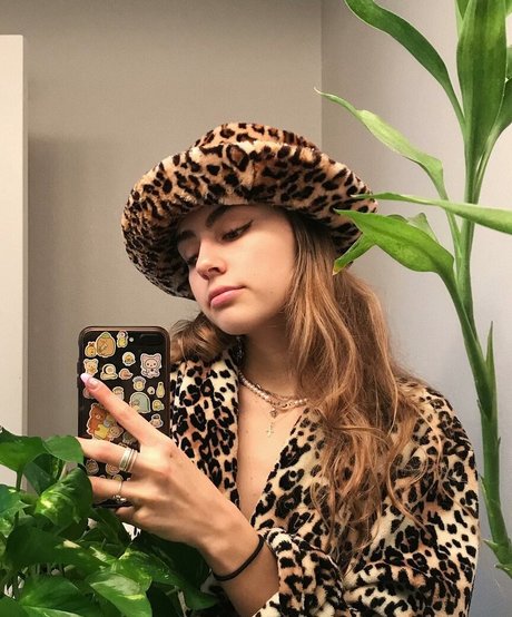 Emiliee Russo best model img