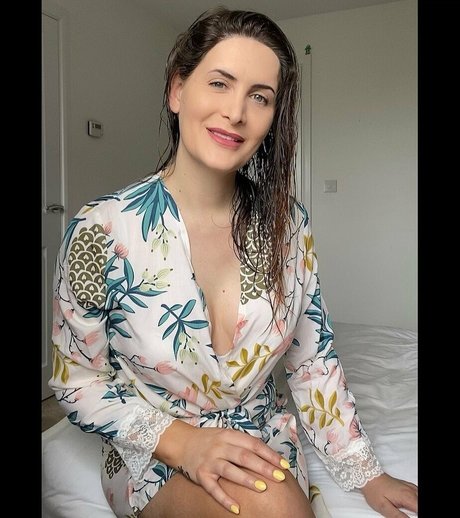 Britishmeghanspice erotic actress image