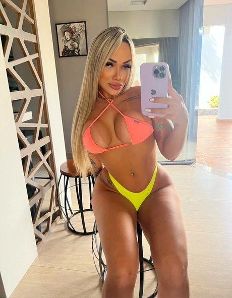 th4ssara porn model images