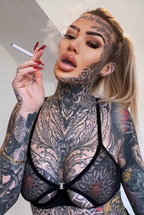 Becky Holt model exclusive images