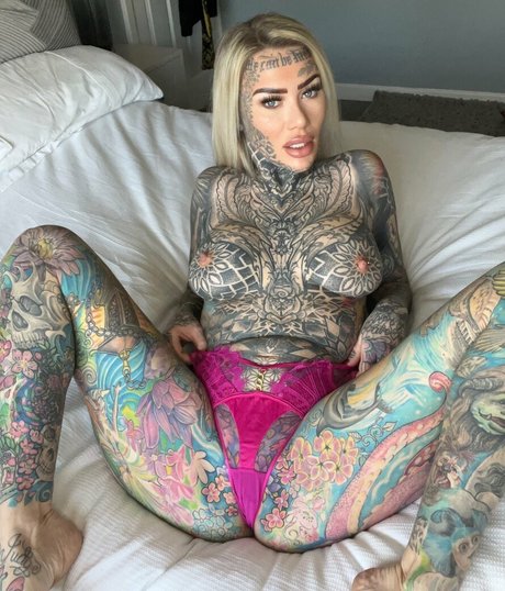 Becky Holt nude model img