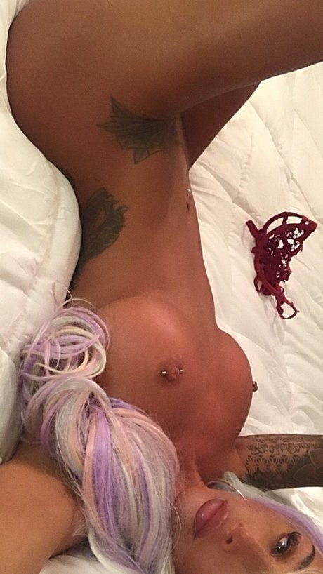 Badasscassfit exclusive actress gallery