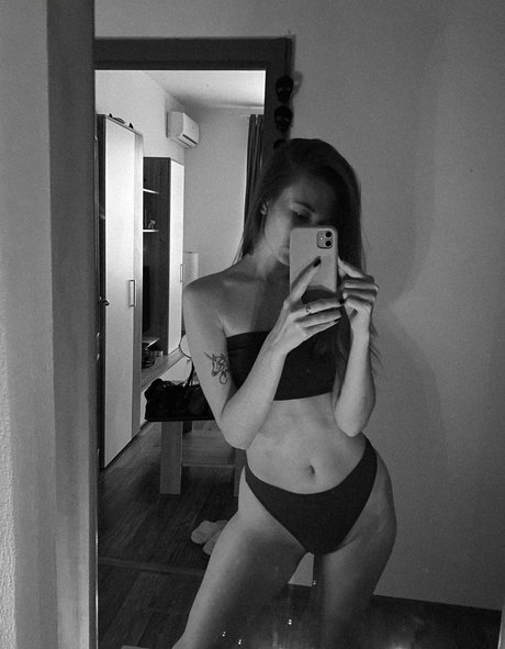 lily mint model porn image