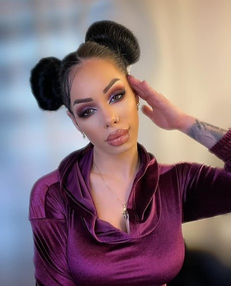 Patrisia Grebelnaia model porn picture